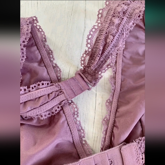 Victoria Secret- Lilac Purple Lace Halter Bralette-XS - Picture 5 of 7